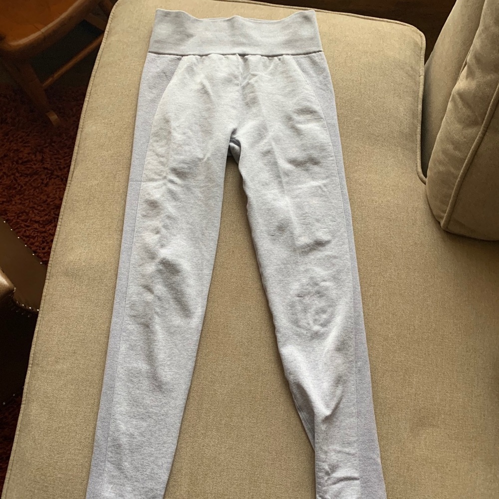 Gymshark gray leggings dry fabric size small